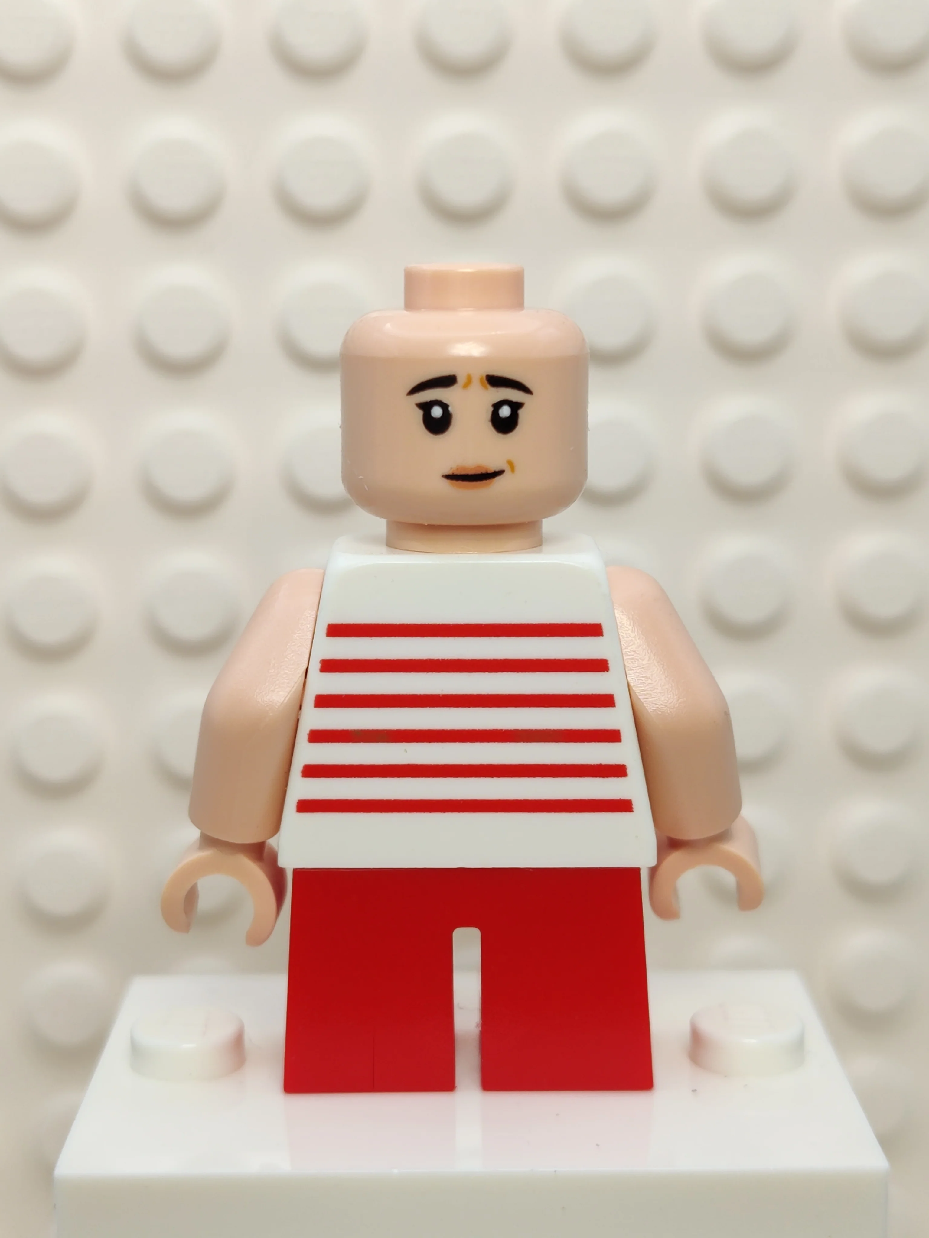 Etta Candy, sh0677 - LEGO® DC Minifigure - Image 4