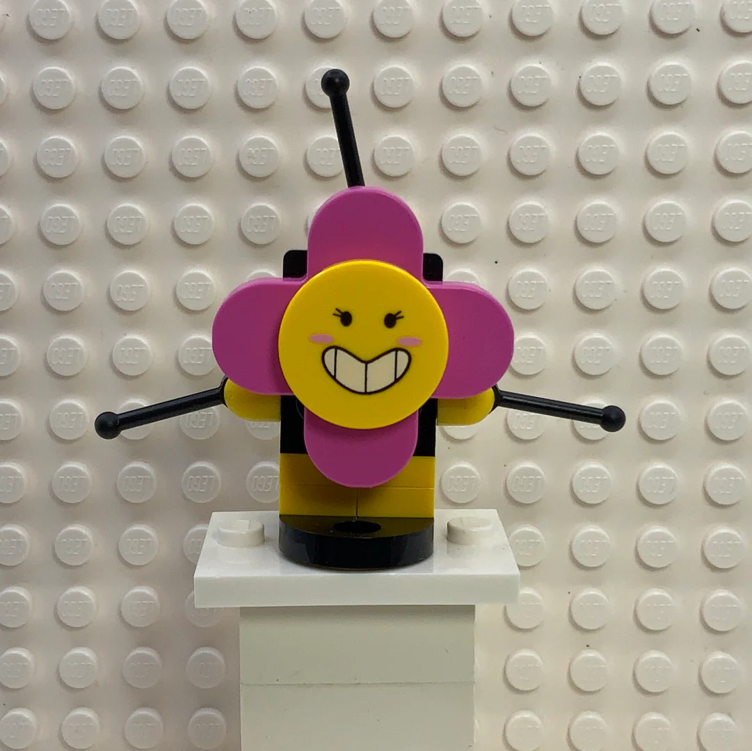 Fee Bee, uni05